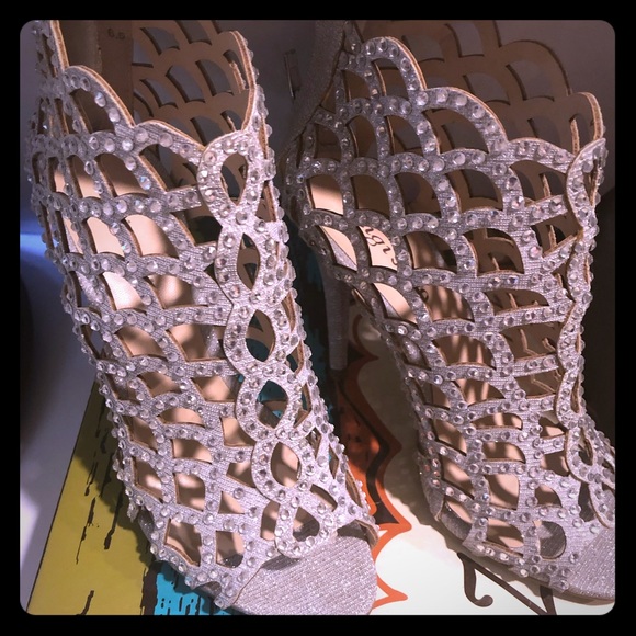 Zigi Soho Shoes - Zigi Soho Women’s Duran Fabric Open Toe.